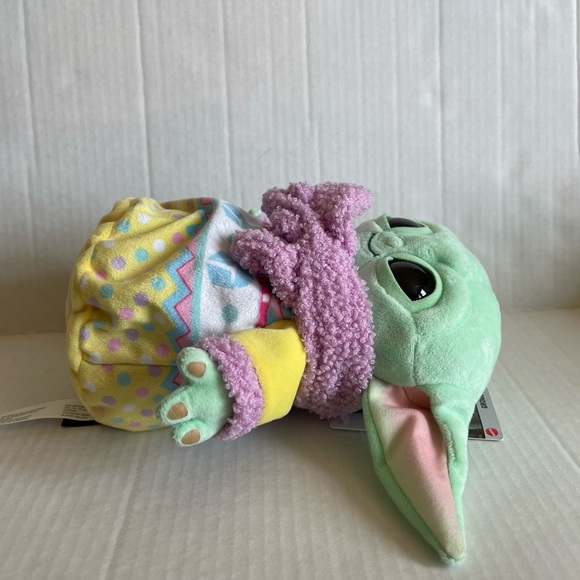 NWT Easter Grogu/Baby Yoda Plush 2022 Star Wars The Mandalorian The Child - Picture 7 of 14